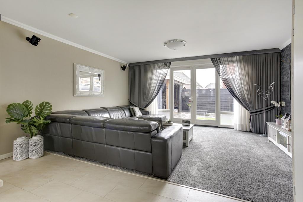 Hoekwoning te koop: Kloosstraat 11, Alblasserdam