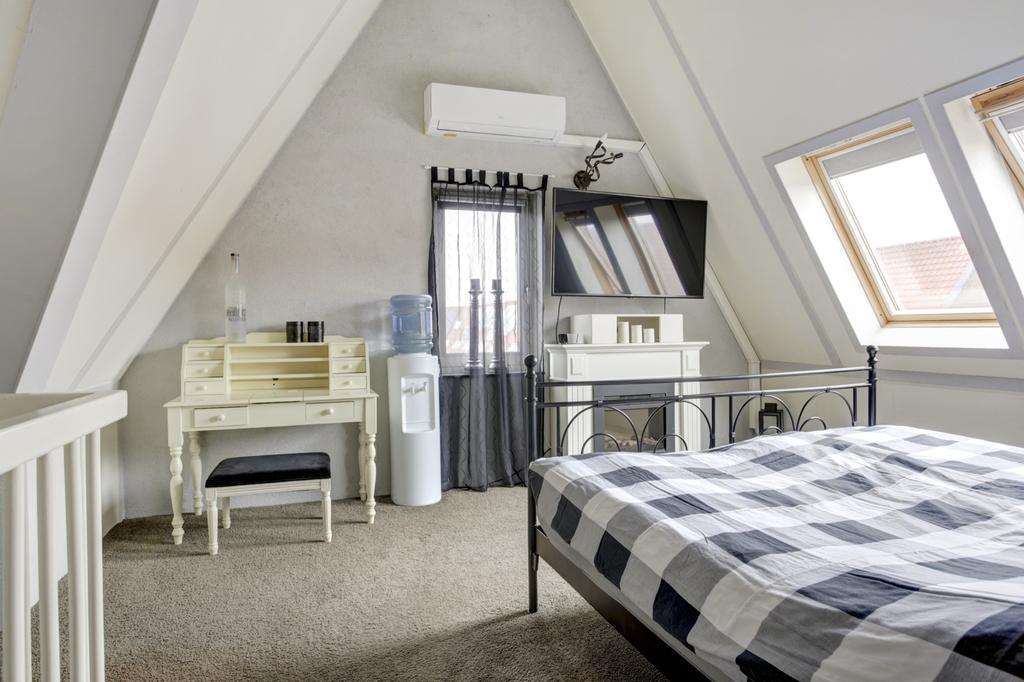 Hoekwoning te koop: Kloosstraat 11, Alblasserdam