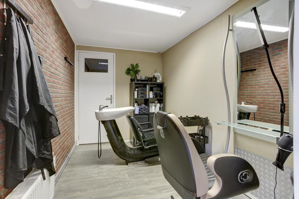 Hoekwoning te koop: Kloosstraat 11, Alblasserdam