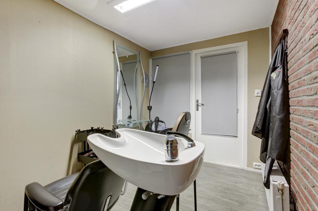 Hoekwoning te koop: Kloosstraat 11, Alblasserdam